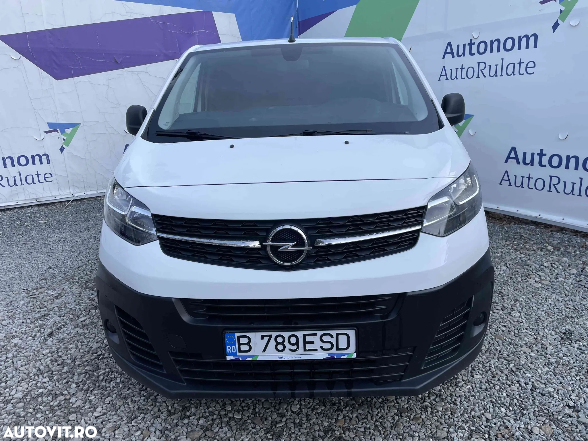 Opel Vivaro - 2