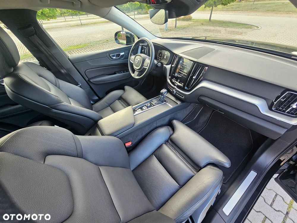 Volvo XC 60 D4 Momentum Pro - 27
