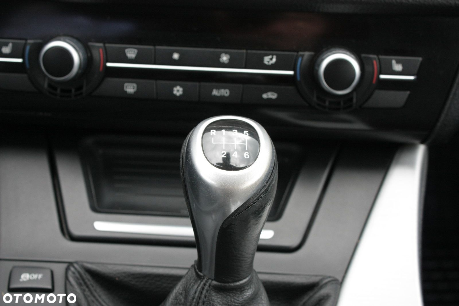 BMW Seria 5 520d - 32