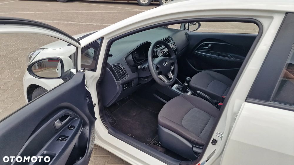 Kia Rio 1.2 Attract - 5