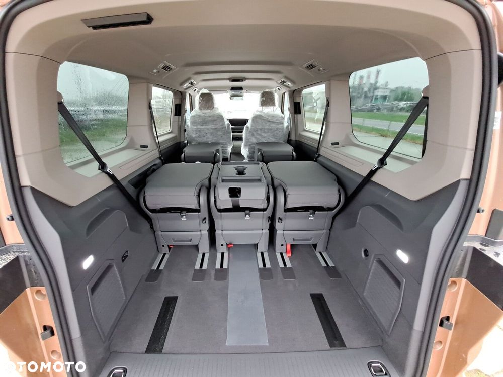 Volkswagen multivan Family L2 2.0 TDI 150 KM DSG - 15