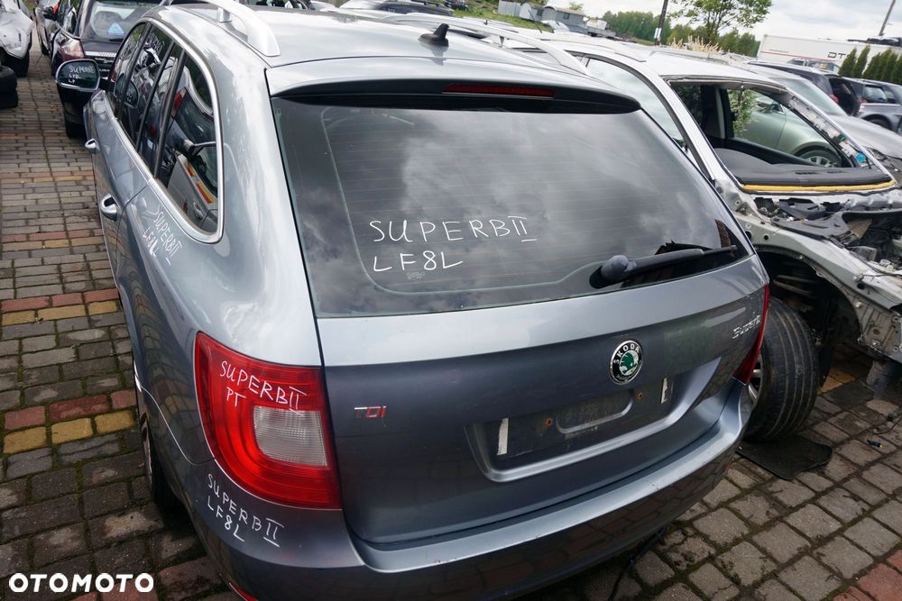 KLAPA BAGAŻNIKA TYLNA SUPERB II 3T KOMBI LF8L  SREBRNY SKODA 2008-2013 - 3