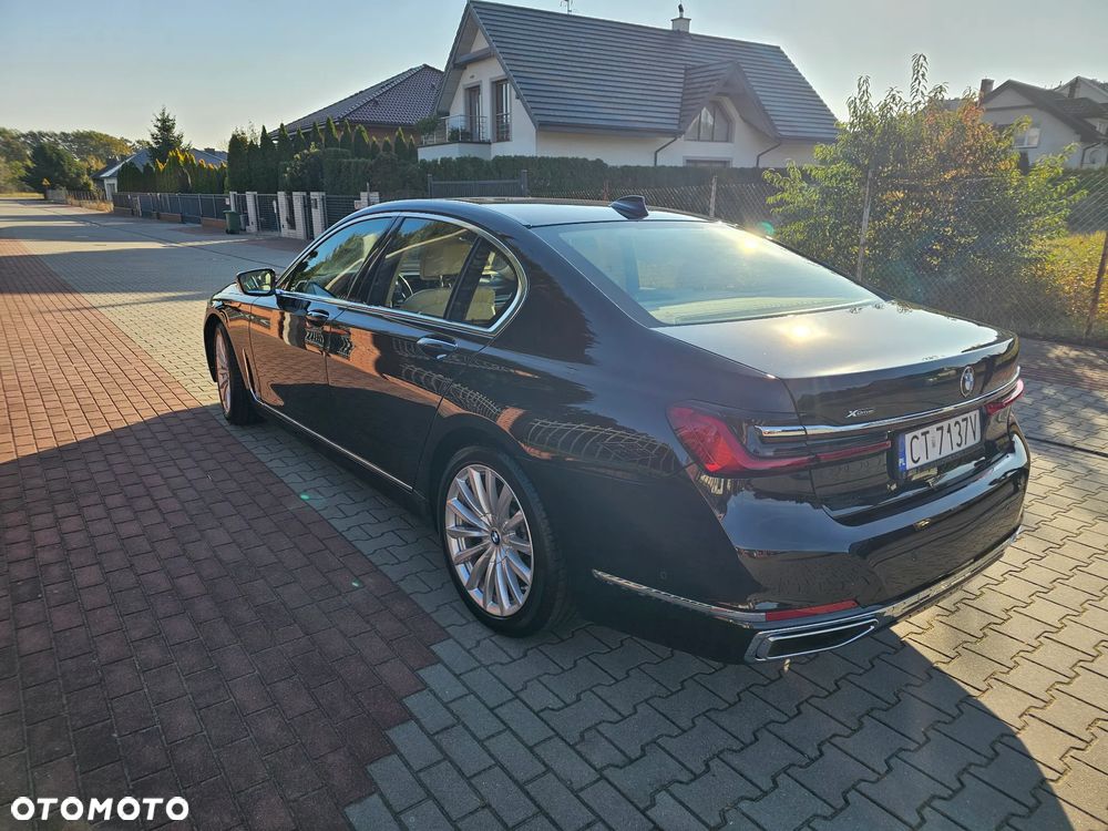 BMW Seria 7 730d mHEV - 4
