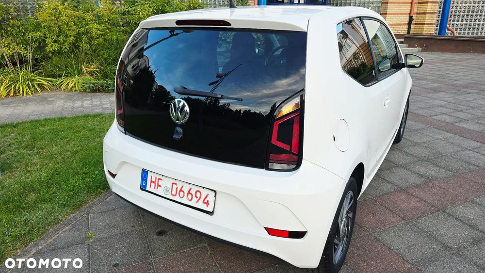 Volkswagen up! sound - 16