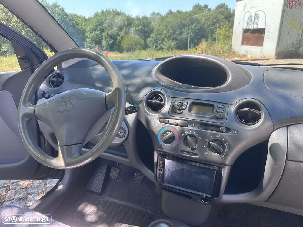 Toyota Yaris 1.0 Terra - 3