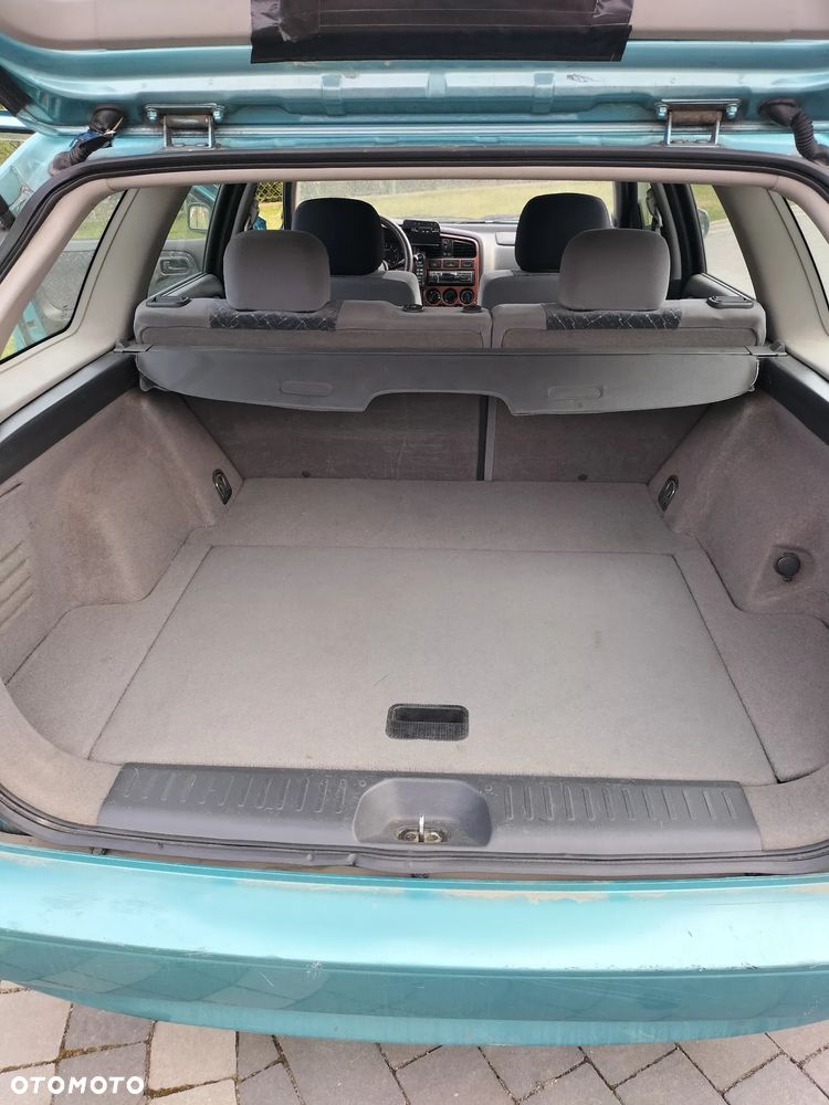 Nissan Primera - 8
