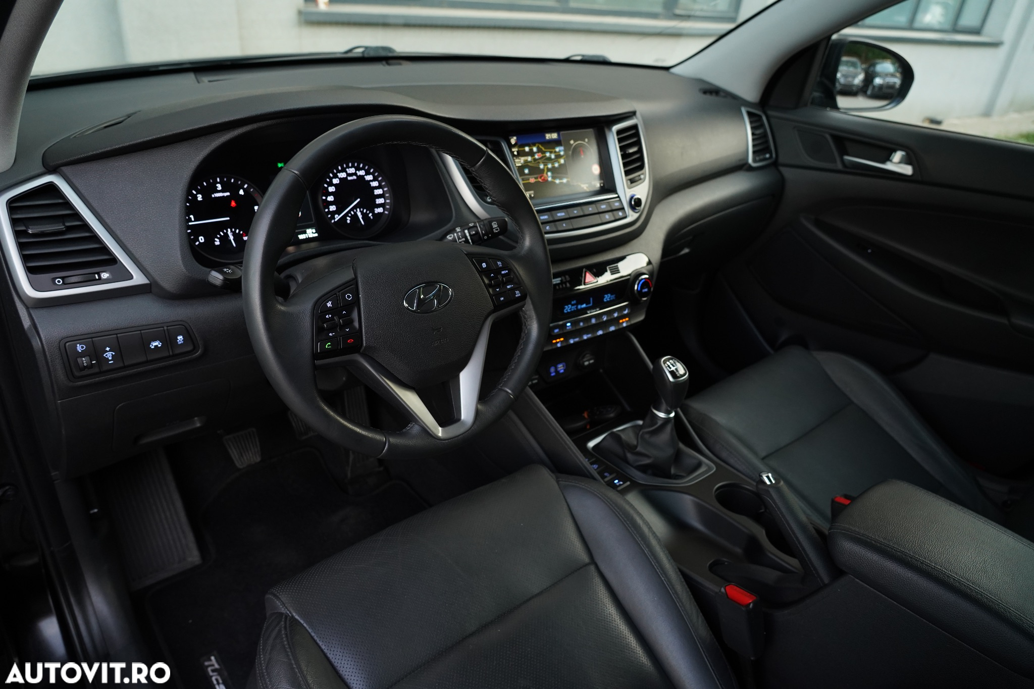 Hyundai Tucson blue 1.7 CRDi 2WD DCT Premium - 12