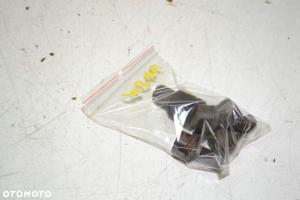 MERCEDES W211 ŚRUBY ZABEZPIECZAJĄCE KOMPLET ORYGINAŁ - 6