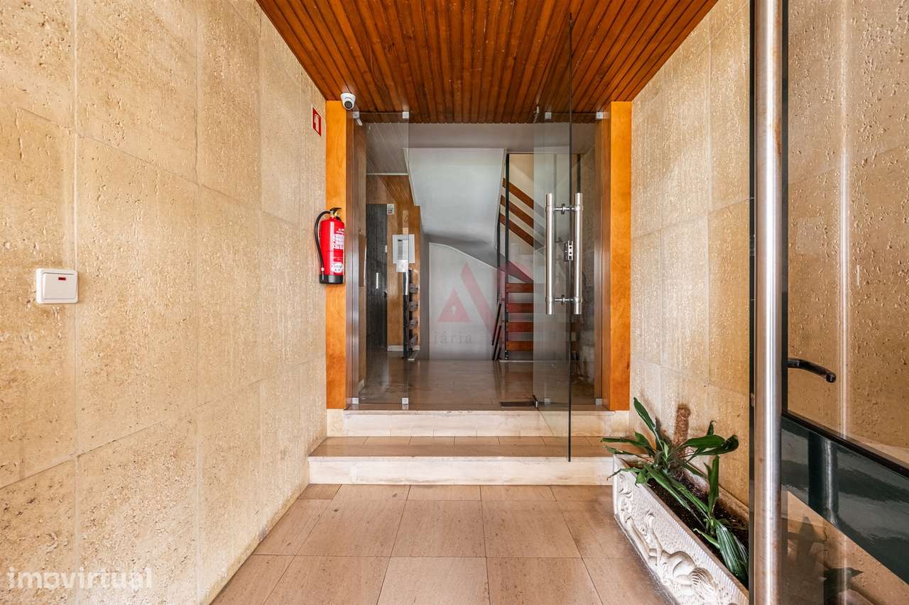 Apartamento T2, na Póvoa de Varzim, 2.ª linha de mar, a poucos passos - Grande imagem: 3/29