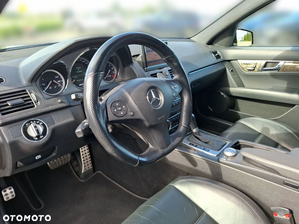 Mercedes-Benz Klasa C 63 AMG - 12
