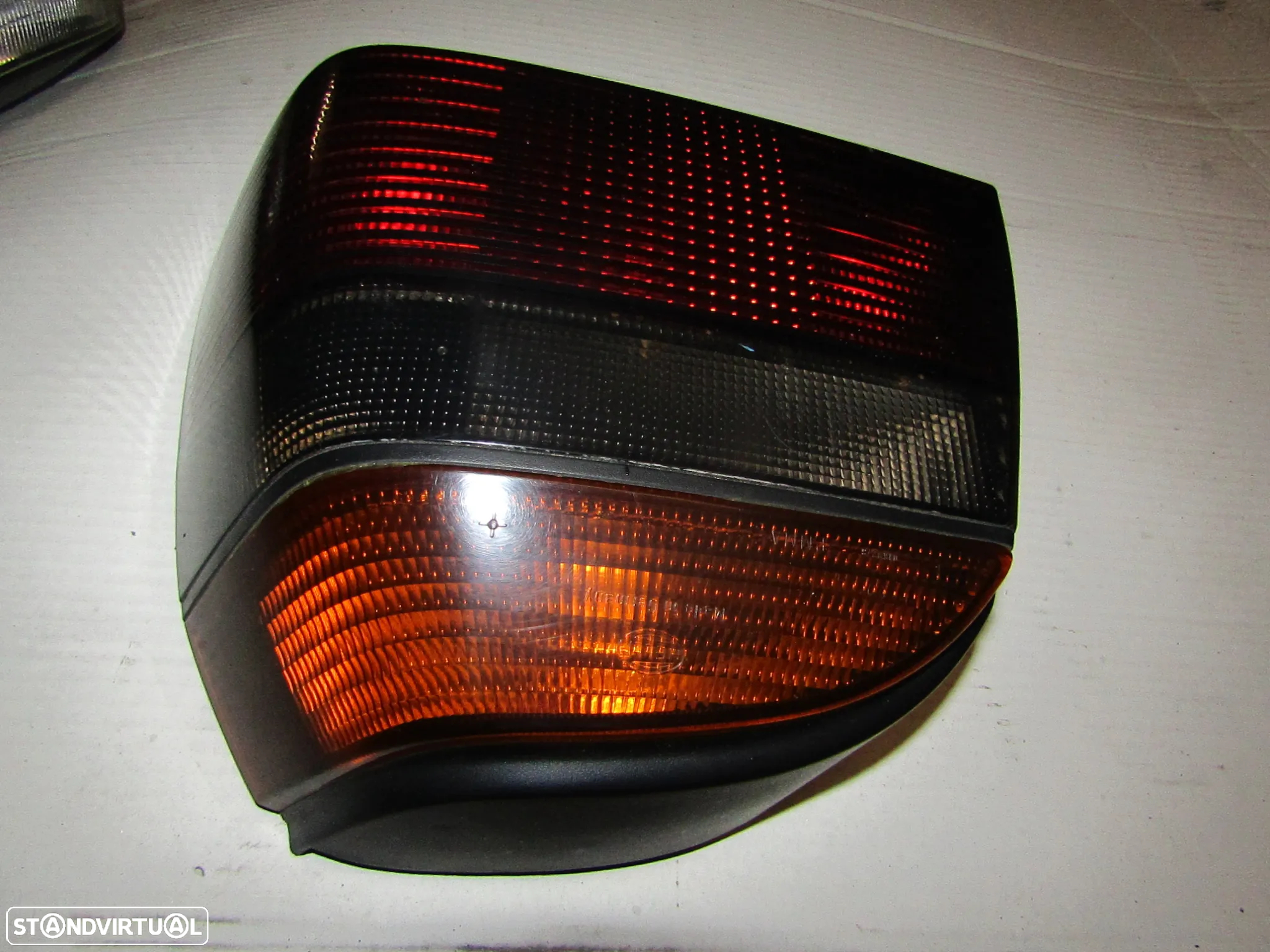Farolim VW GOLF III GT TDI  original tras direito - 7