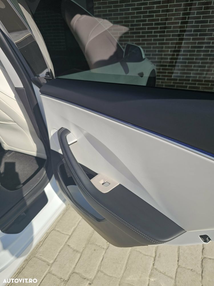 Tesla Model 3 RWD - 9
