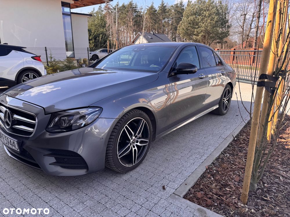 Mercedes-Benz Klasa E 220 d 4-Matic Business Edition 9G-TRONIC - 1