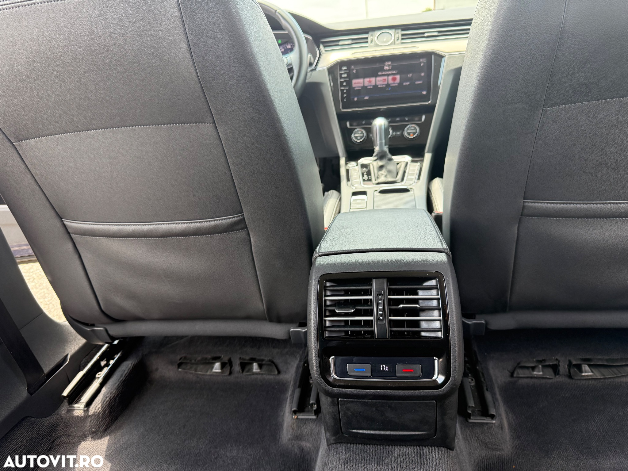 Volkswagen Passat Variant 2.0 TDI DSG 4Motion Highline - 20