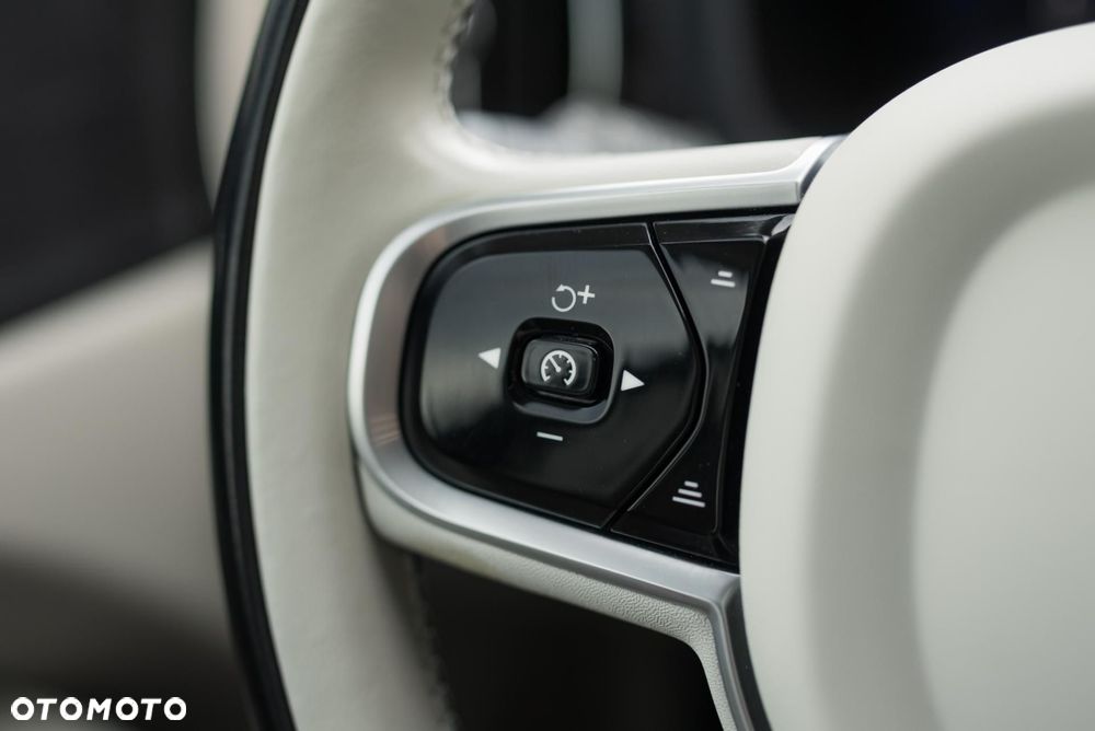 Volvo XC 60 B4 D AWD Inscription - 23