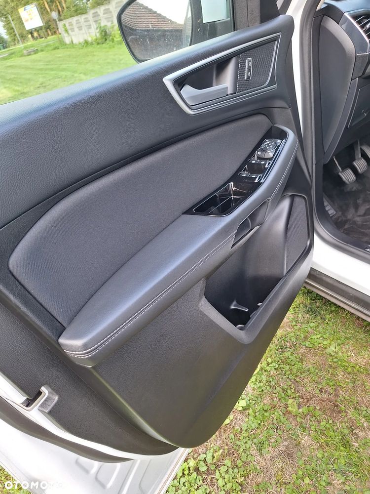 Ford S-Max - 16