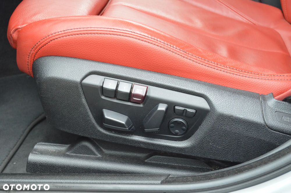 BMW 3GT 335i xDrive Sport Line - 14