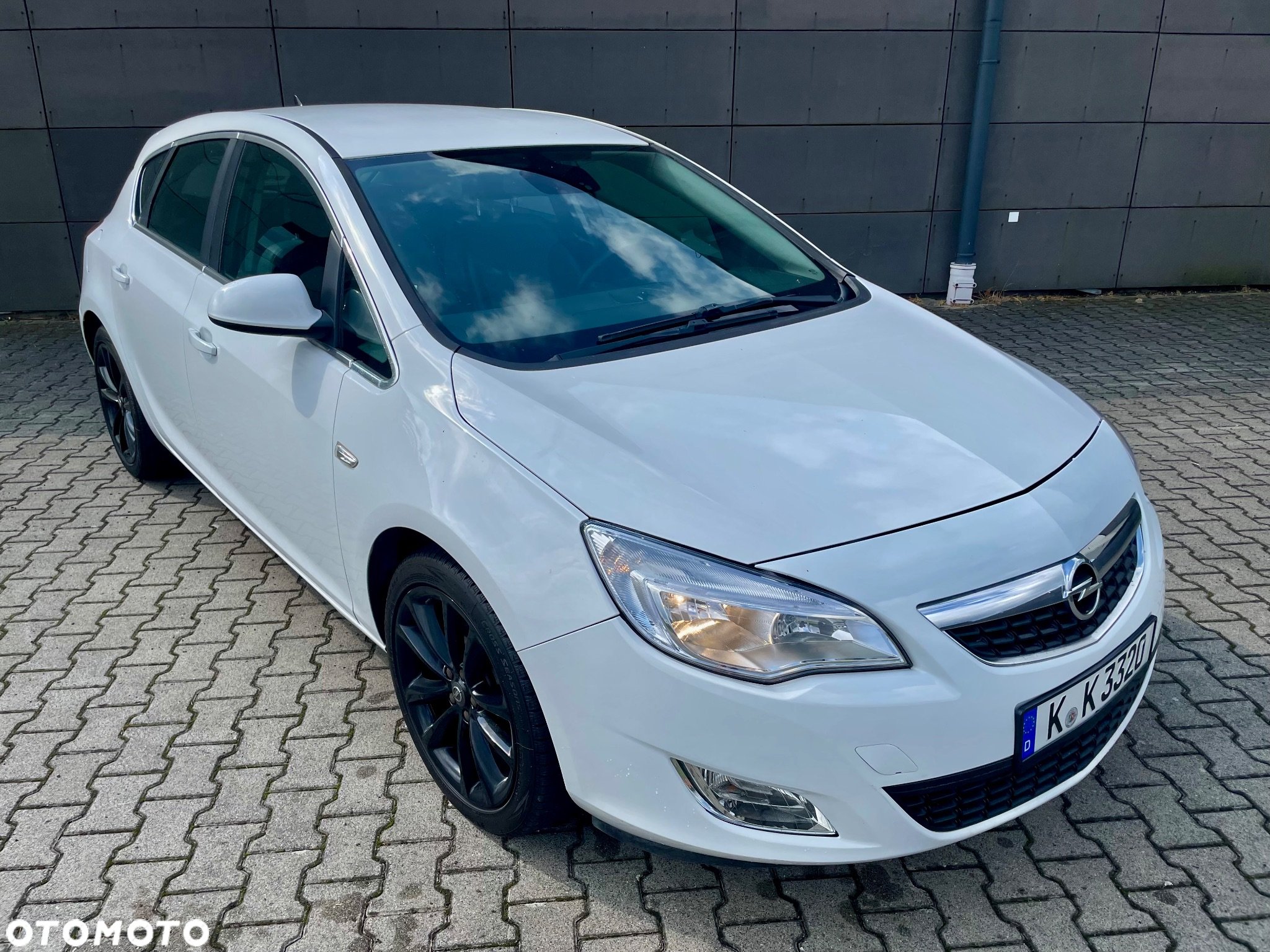 Opel Astra IV 1.4 T Cosmo - 4