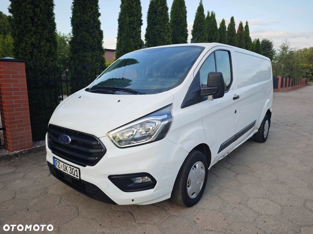Ford Custom - 11