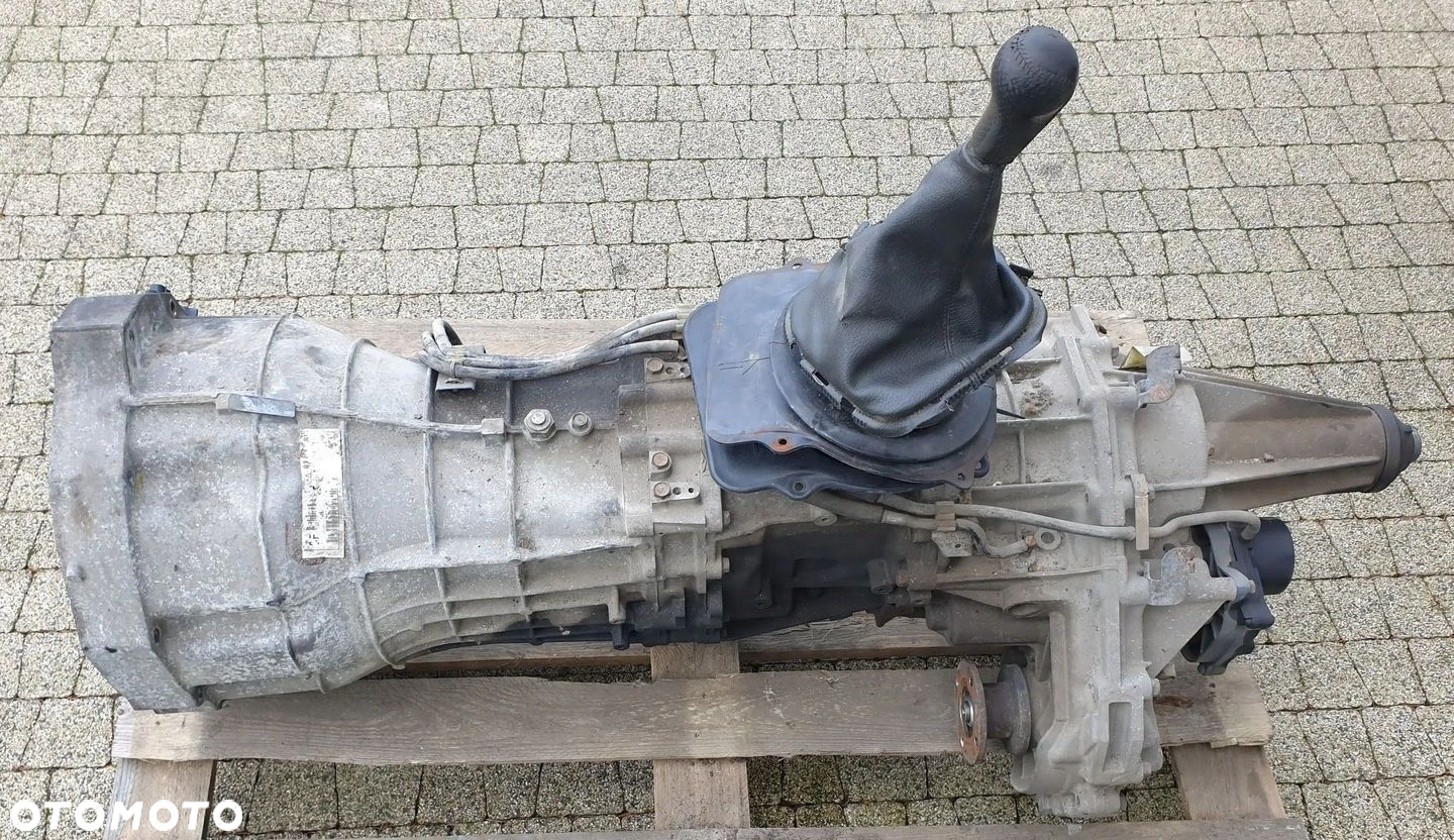 NISSAN NAVARA D40 2.5 MANUALNA SKRZYNIA BIEGÓW REDUKTOR EA301 - 11