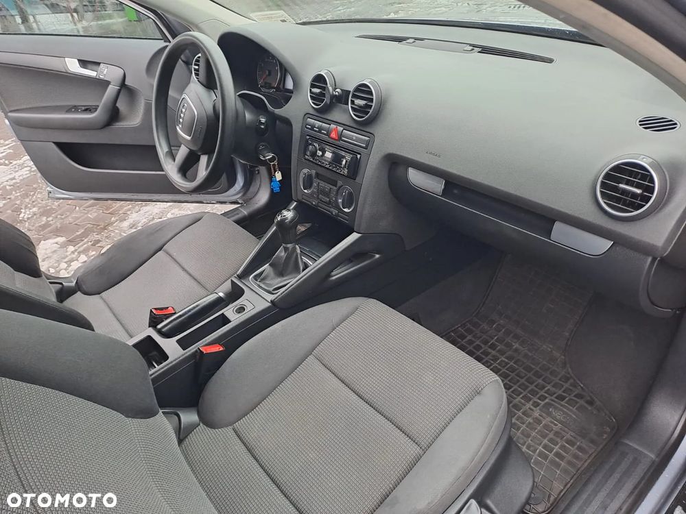 Audi A3 Sportback 2.0 FSI Ambition - 11