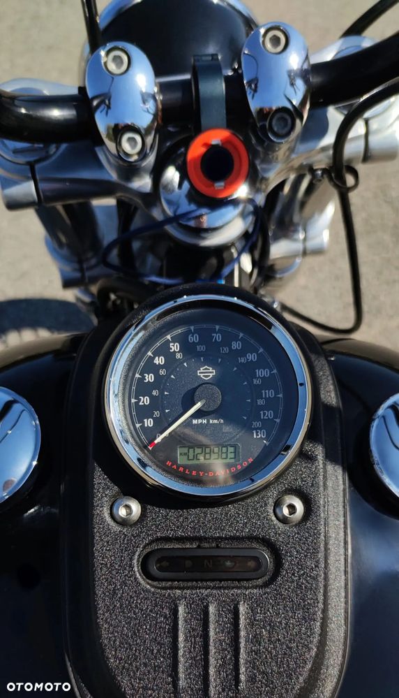 Harley-Davidson Dyna Street Bob - 10