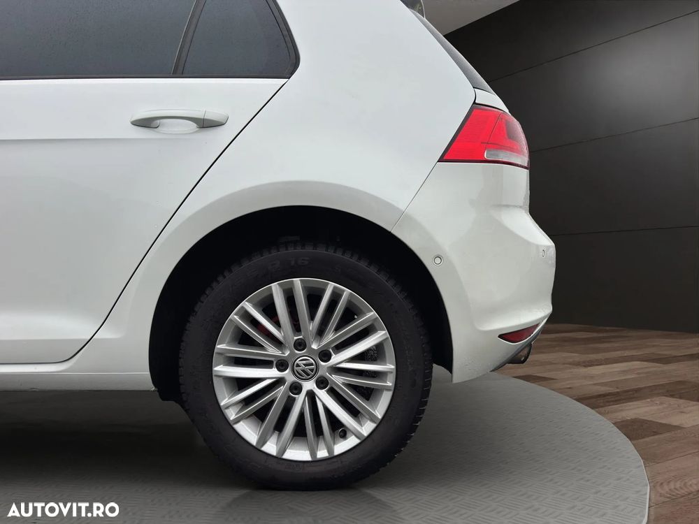 Volkswagen Golf - 22