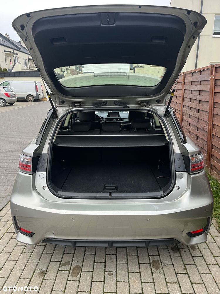 Lexus CT 200h Business Edition - 17