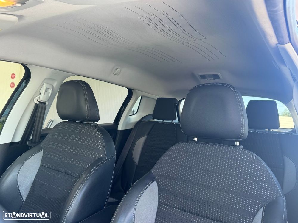 Peugeot 2008 BlueHDi 100 STOP & START Allure - 21