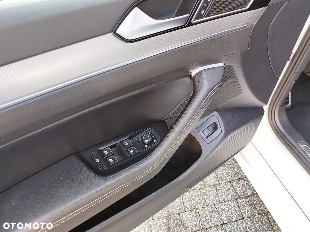 Volkswagen Passat - 22