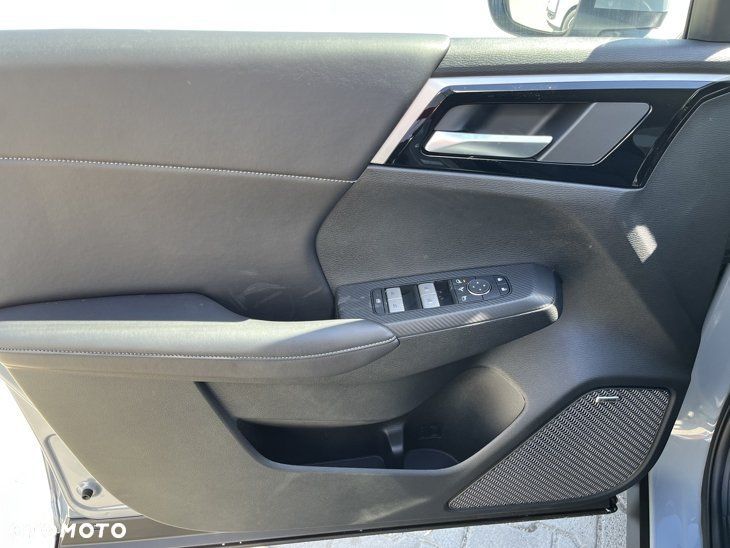 Mitsubishi Outlander - 9