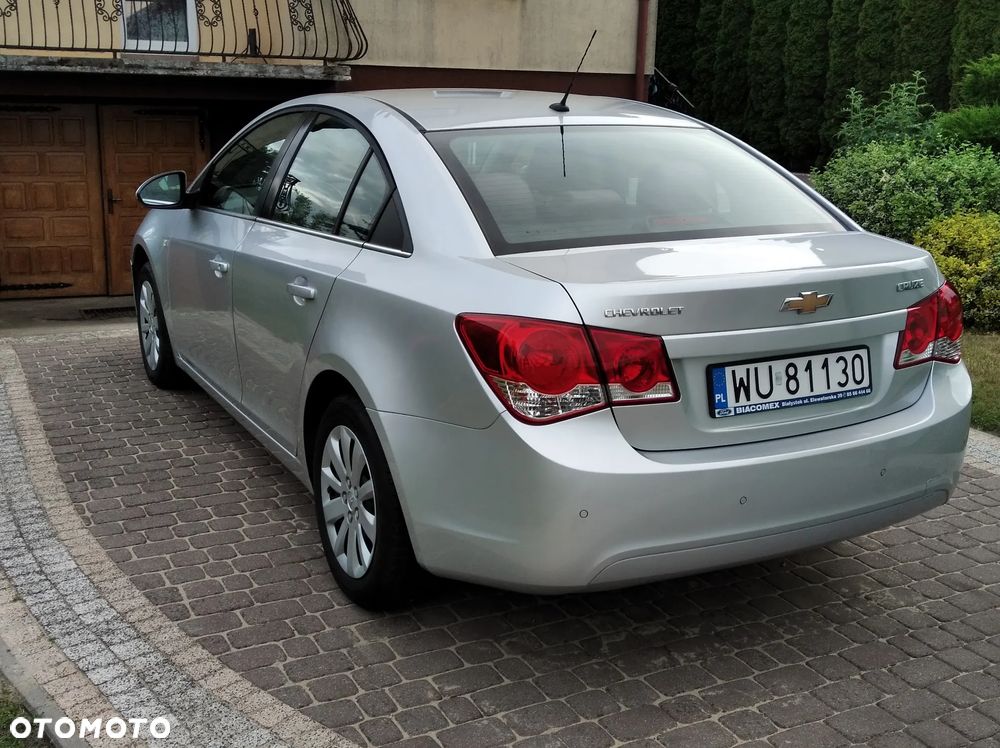 Chevrolet Cruze 1.6 LT - 9