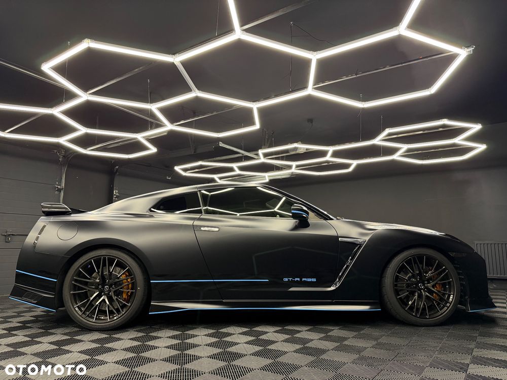 Nissan GT-R Black Edition - 16