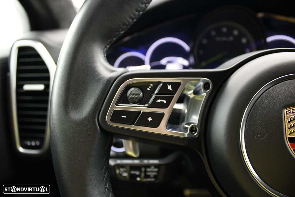 Porsche Cayenne Coupé Turbo S E-Hybrid - 15