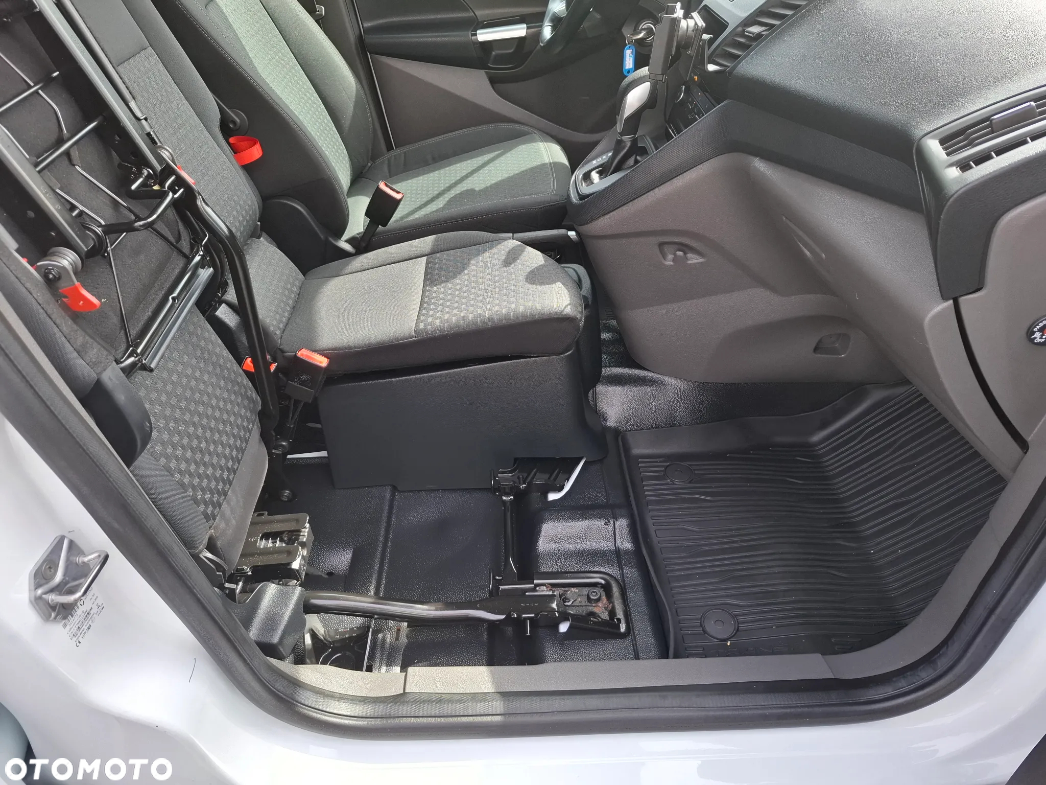 Ford TRANSIT CONNECT  L2 - 13