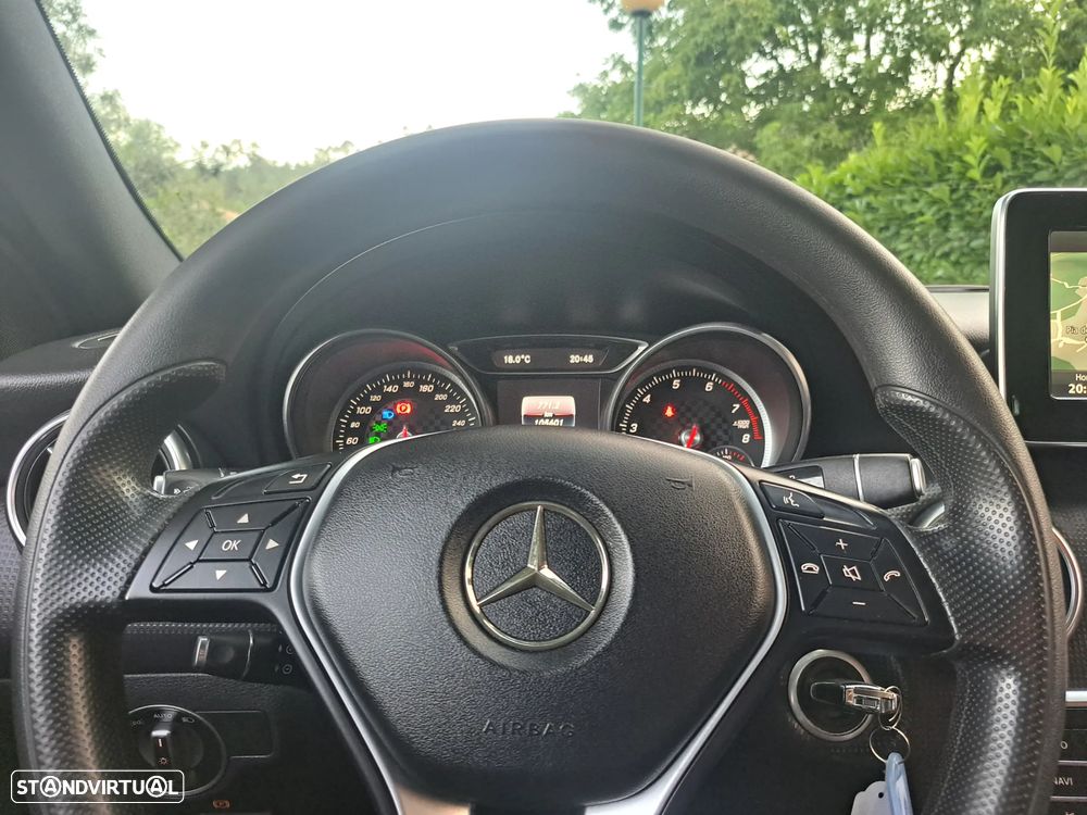 Mercedes-Benz A 180 7G-DCT Urban - 22
