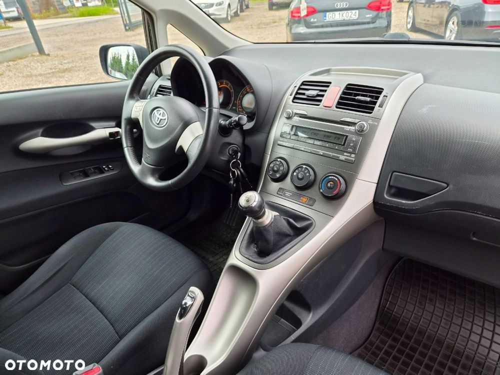 Toyota Auris 1.6 VVT-i Team - 20