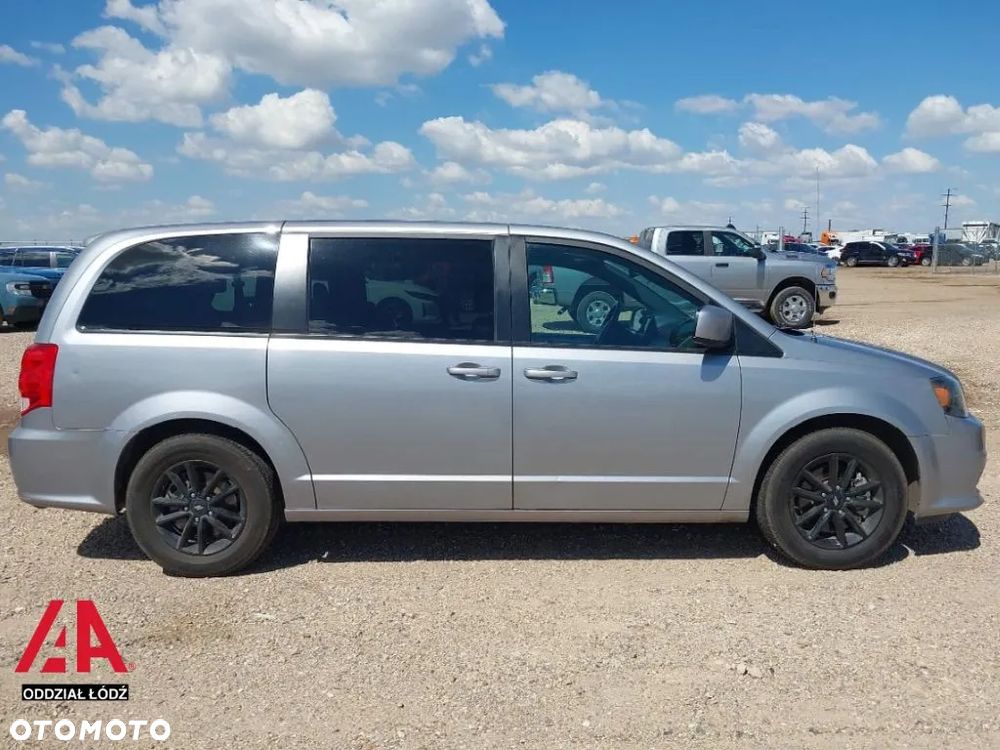 Dodge Grand Caravan 3.3 SE - 9