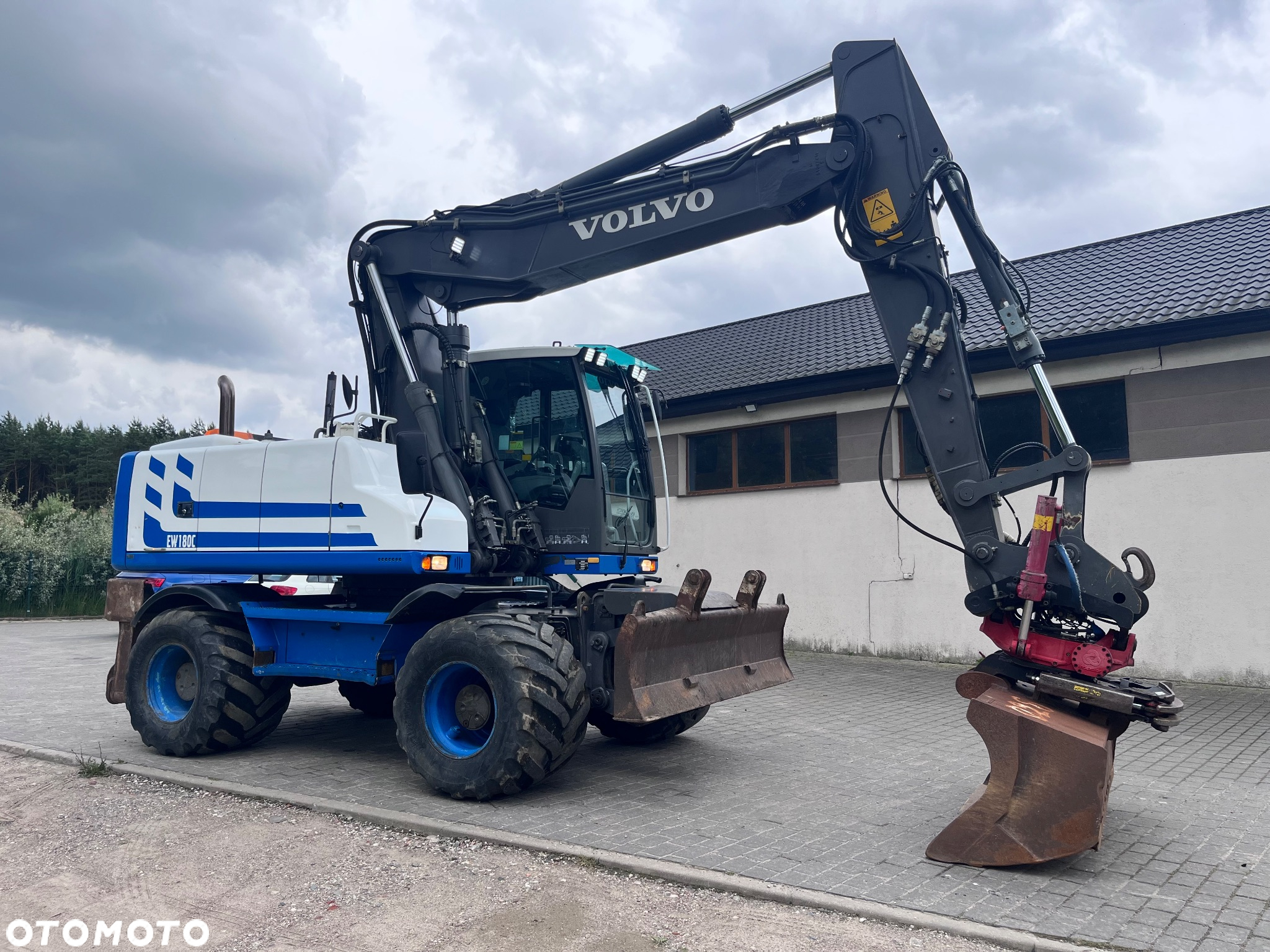 Volvo EW180C - 8
