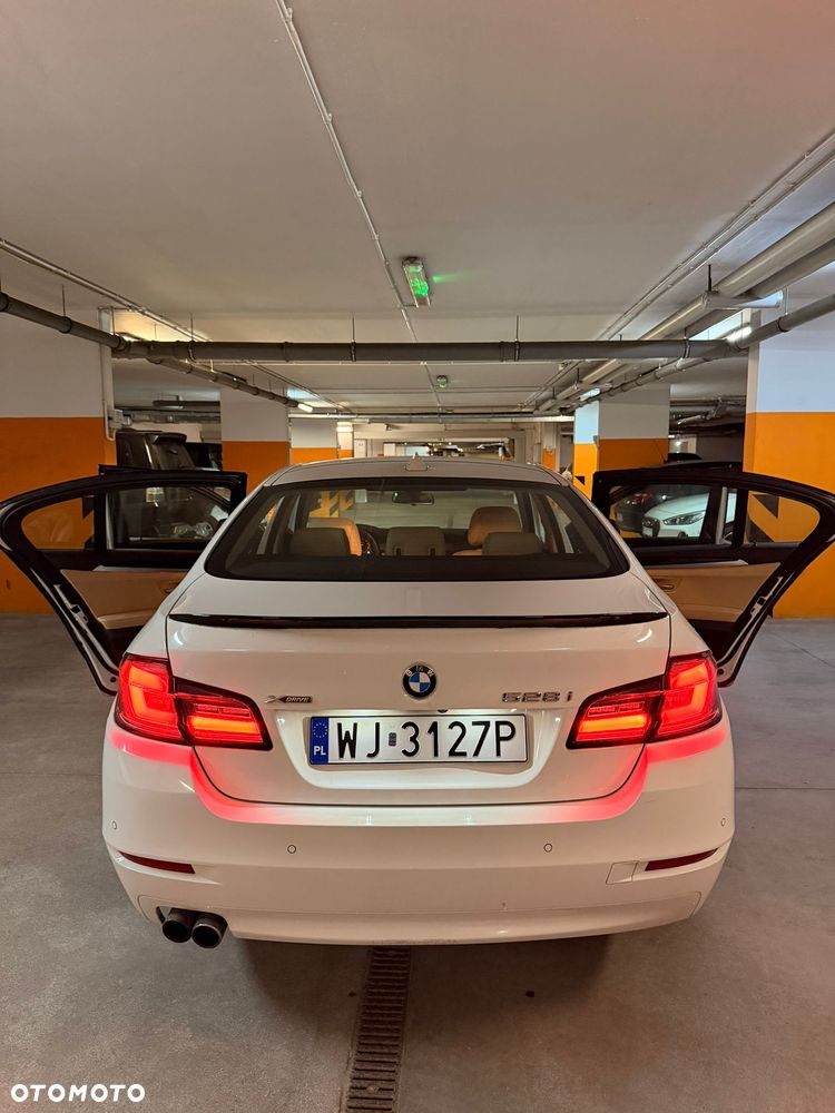 BMW Seria 5 528i xDrive - 20