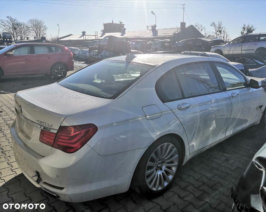 BMW 750 LI F02 NA CZĘŚCI KOLOR 300