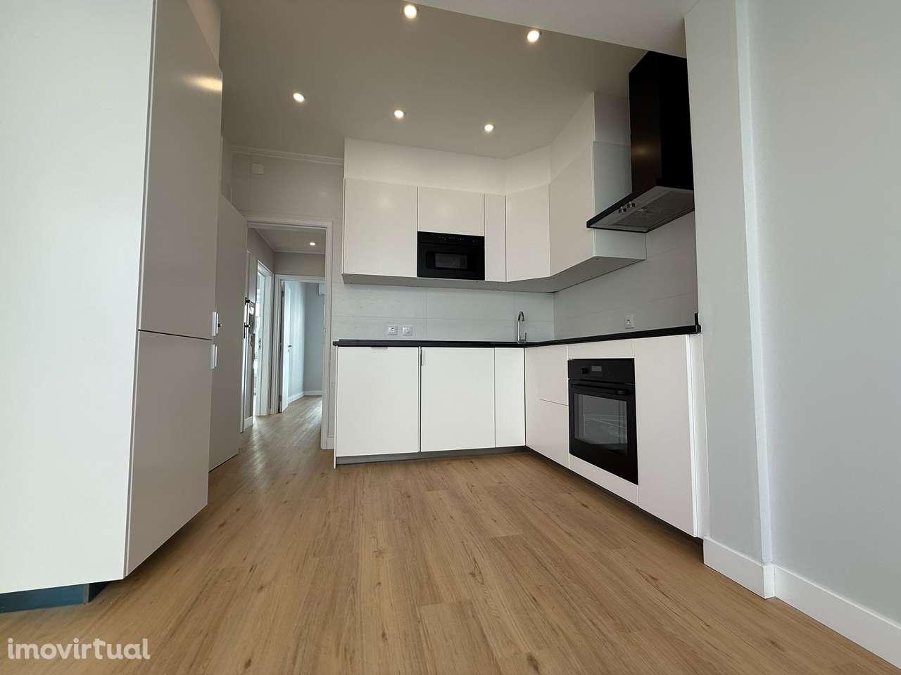 T1 transformado em T2 totalmente remodelado com terraço e vista de rio - Grande imagem: 2/29