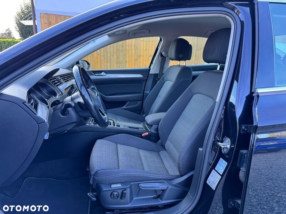 Volkswagen Passat 2.0 TSI Business DSG - 23