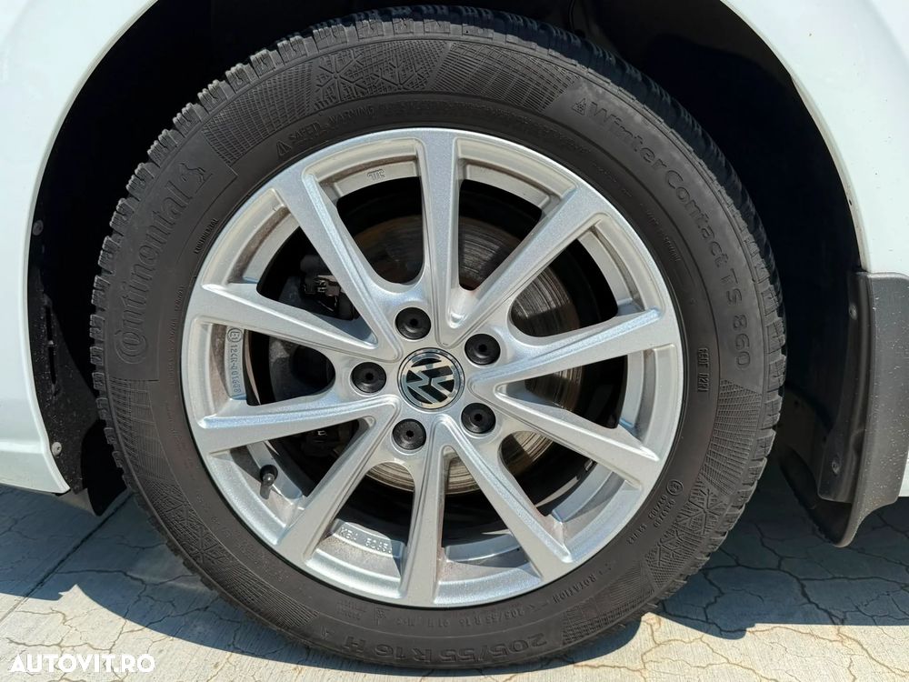Volkswagen Golf - 6