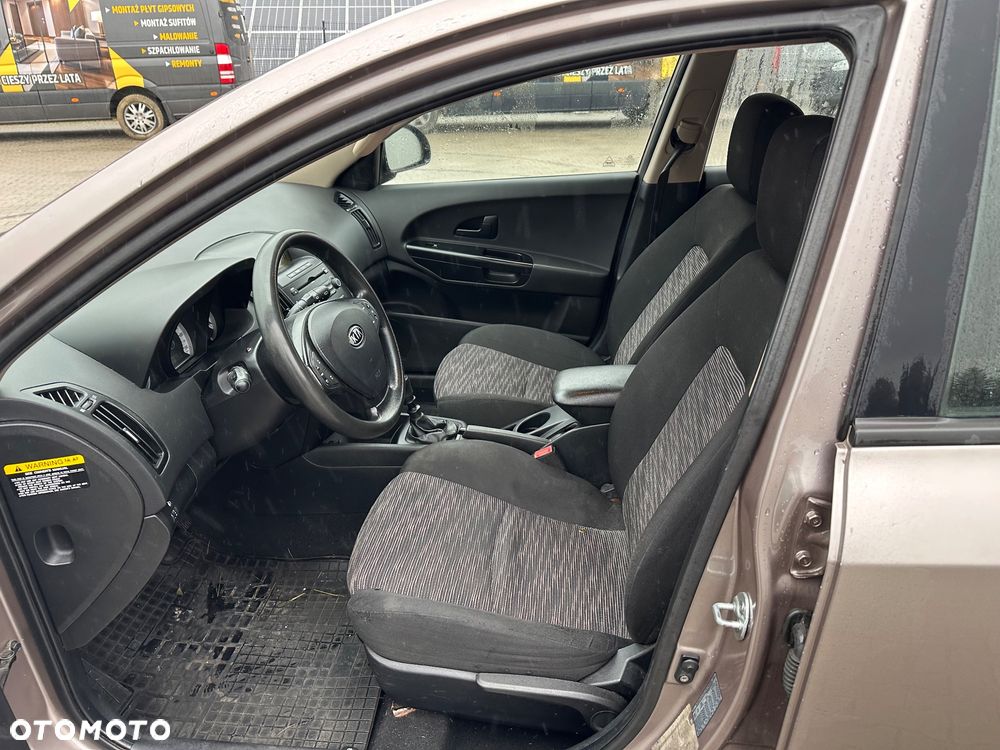 Kia Ceed Cee'd 1.4 Comfort - 39