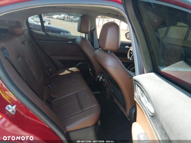 Alfa Romeo Stelvio - 8