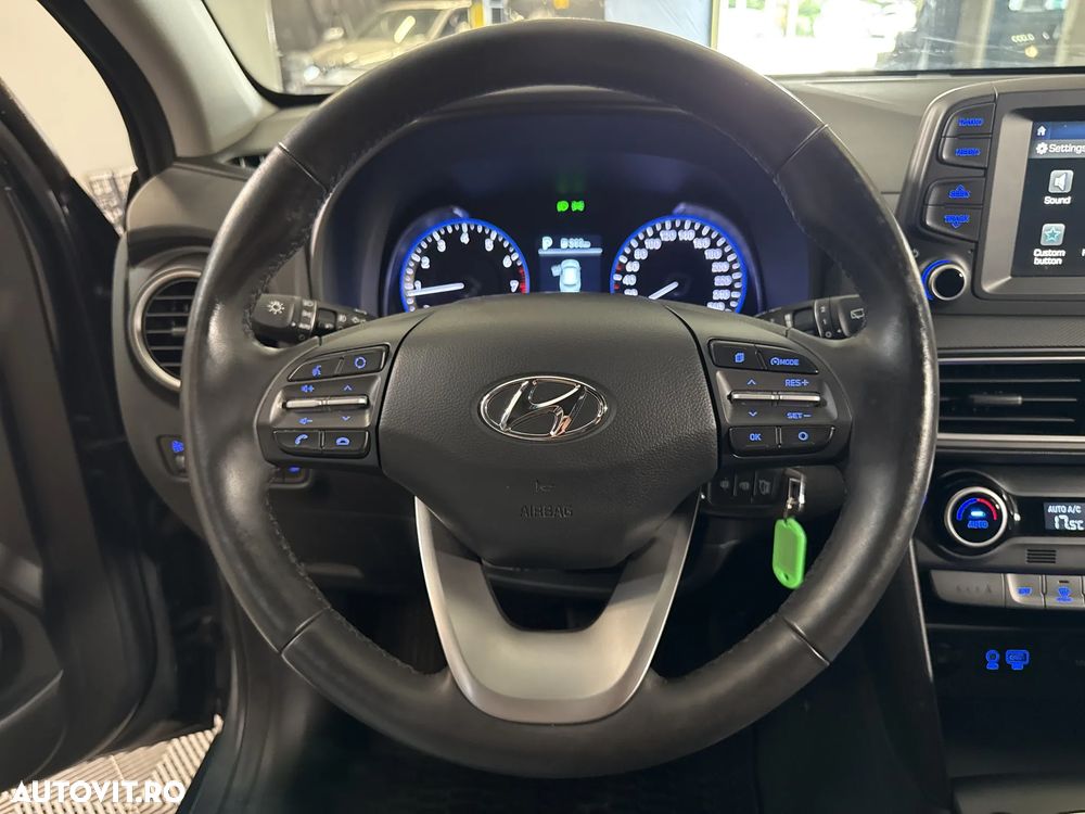 Hyundai KONA - 16