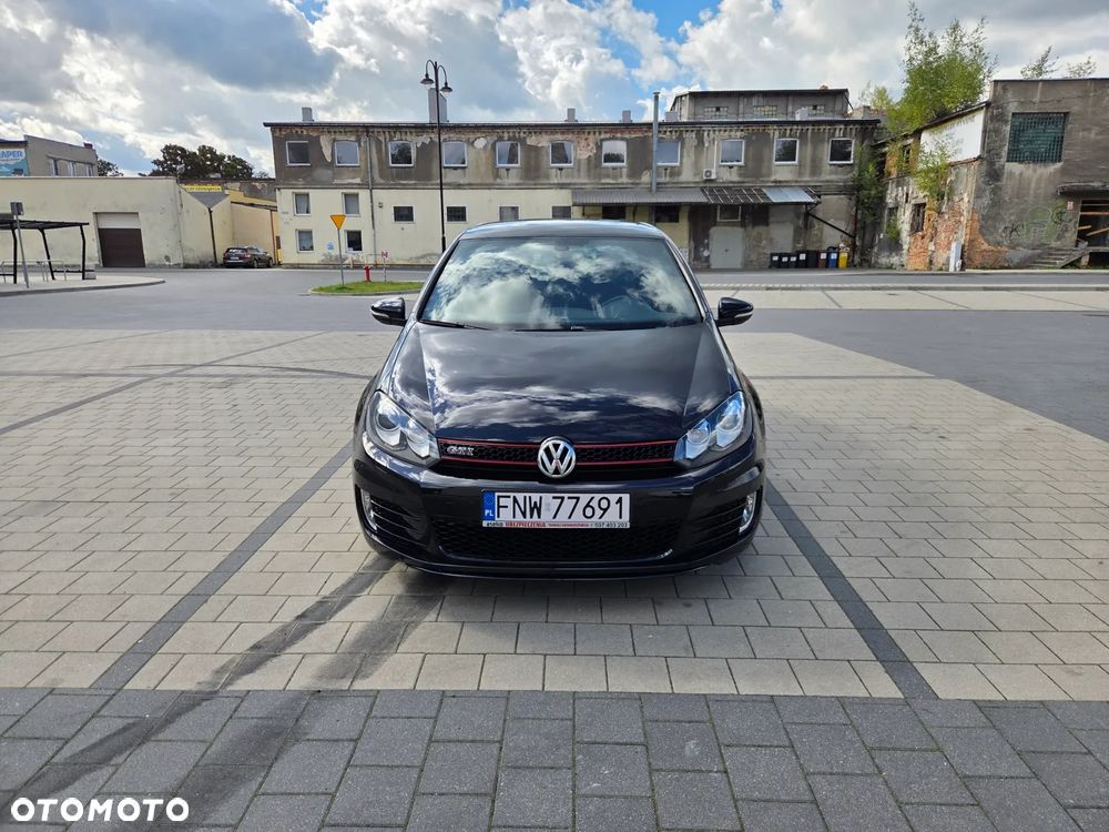 Volkswagen Golf - 1