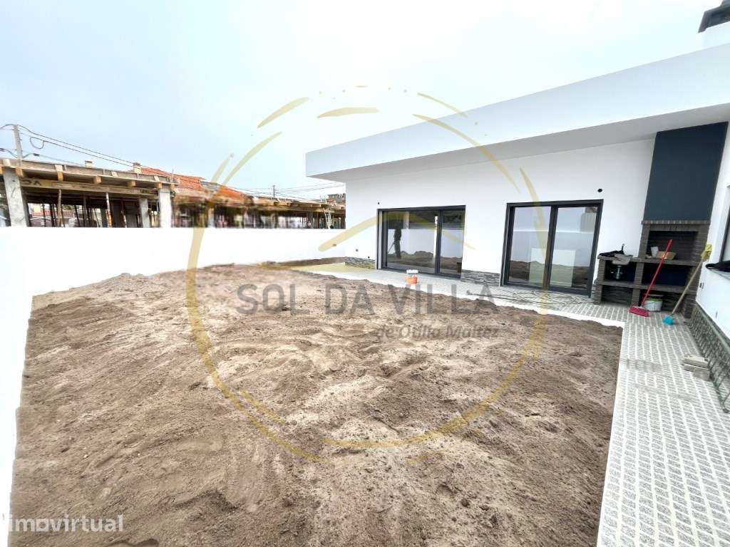 Moradia Térrea Isolada T4 - Fernão Ferro, Seixal - 640.000€ - Grande imagem: 2/34
