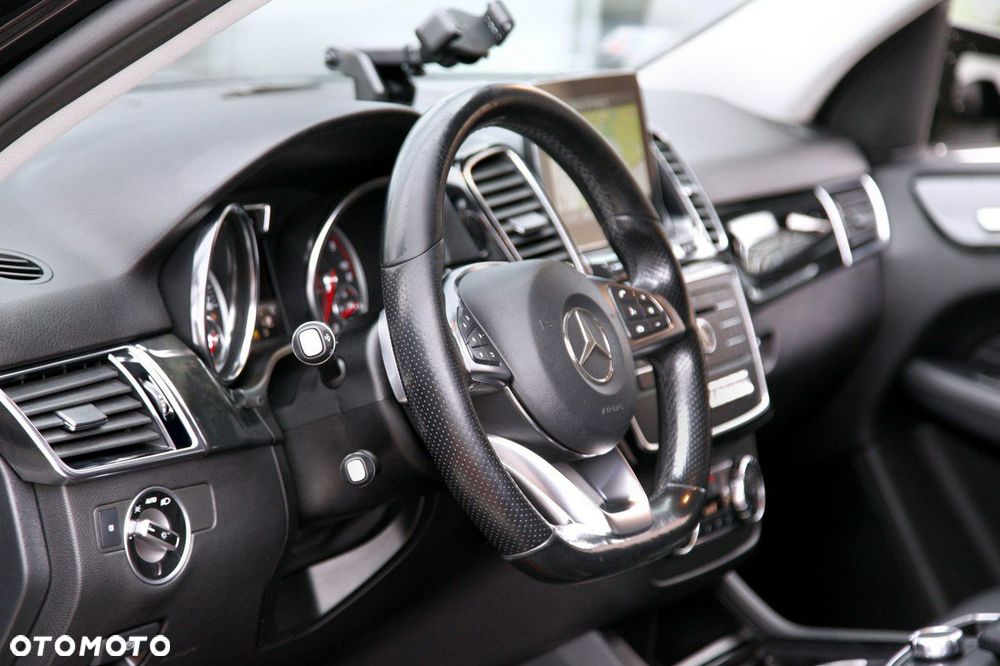 Mercedes-Benz GLE - 11